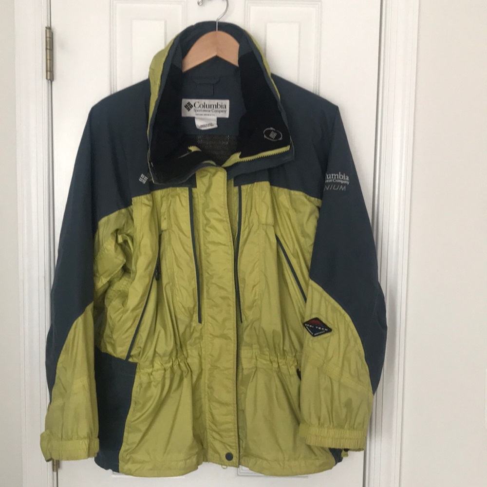 Women’s Columbia Waterproof Jacket - Picture 1 of 8
